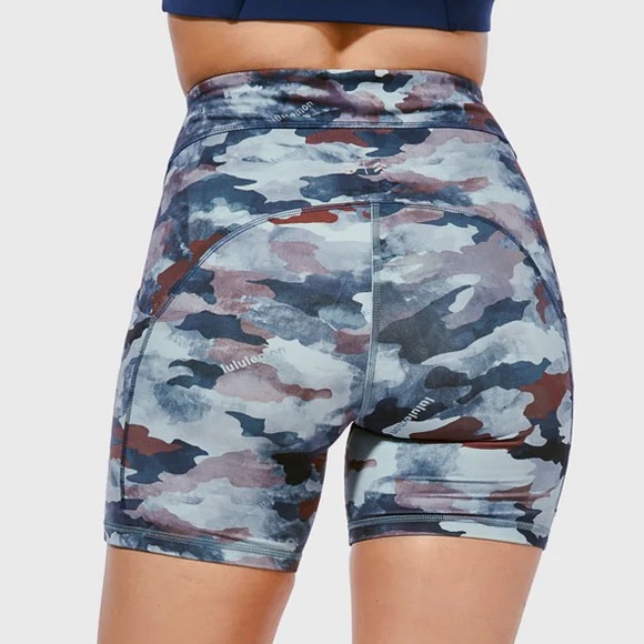 NWT Lululemon Power Thru HR High Rise Short Color Seam in Blue Camo 6” Inseam - Picture 8 of 16